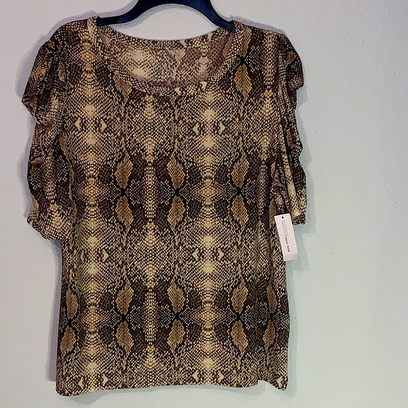New York and Company Snakeskin print Blouse. Size XL. - Picture 1 of 7